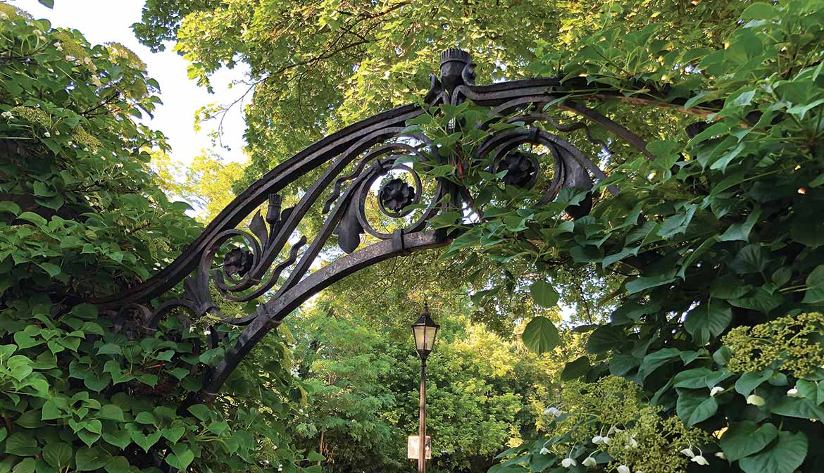 Neighbourhood entrance near 293 The Kingsway